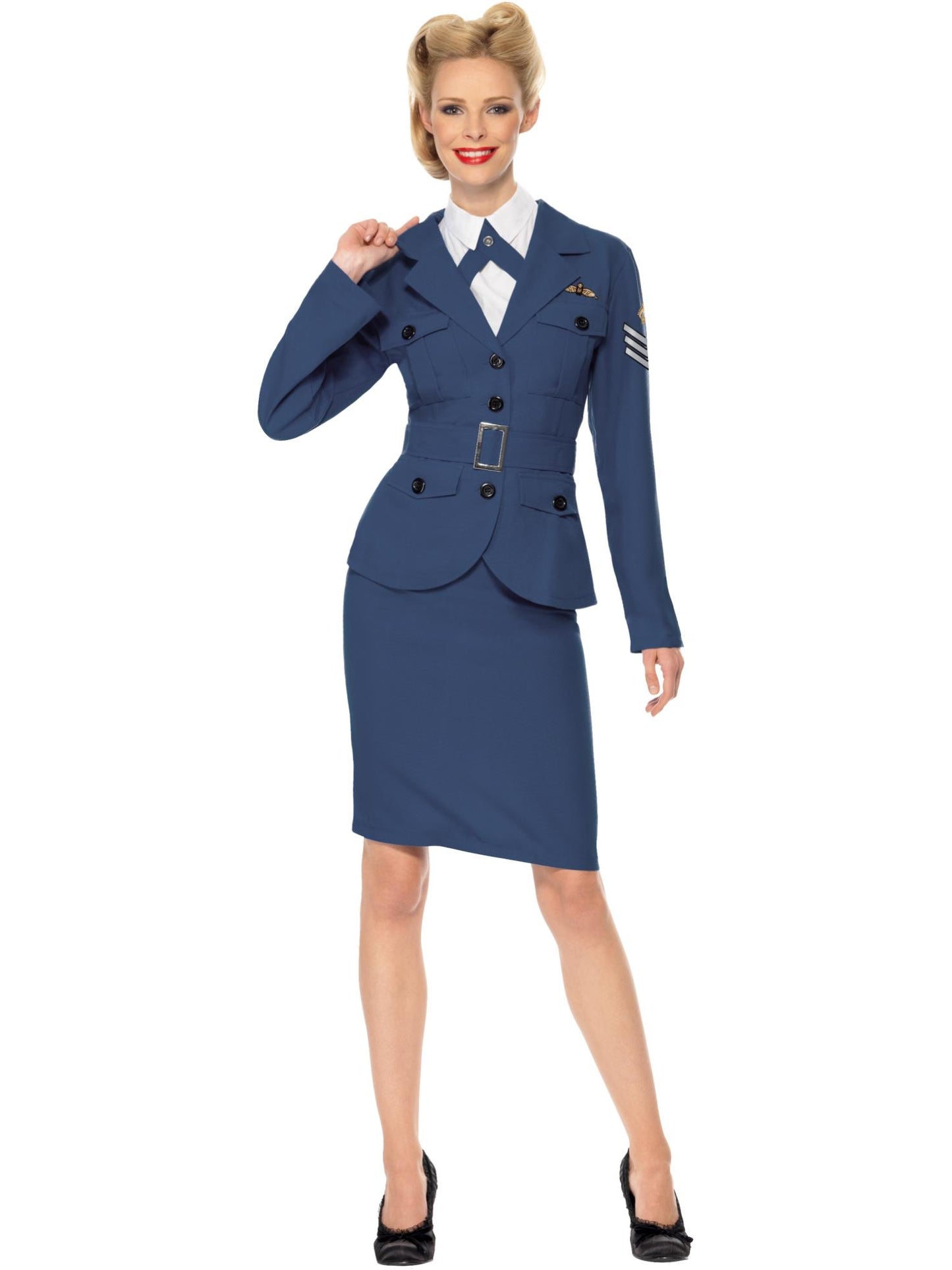 Capitana de la Fuerza aérea de la 2ª Guerra Mundial, con chaqueta, camisa postiza con corbata, y cinturón